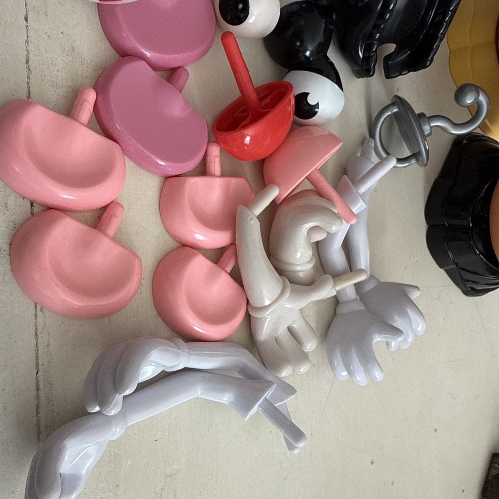 Lot Potato Head Lot Pieces Mixed 33 Including 3 Potato ๐ฅ Pirate ๐ฉ ๐ ๐ - Picture 5 of 5